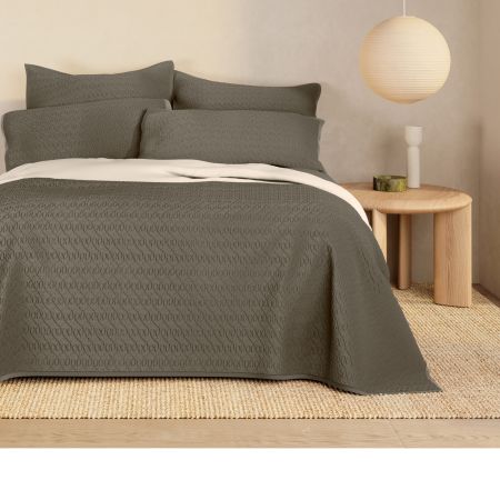 Kahri Bed Cover in Bitter Chocolate