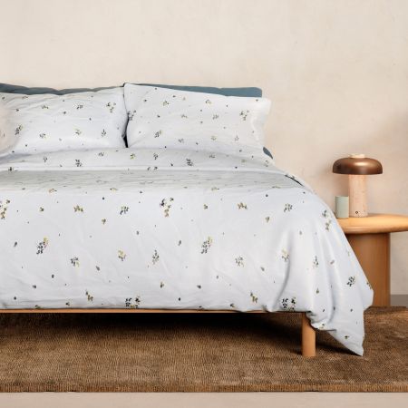 Flannelette Flower Field Quilt Cover Set in Blue Frost