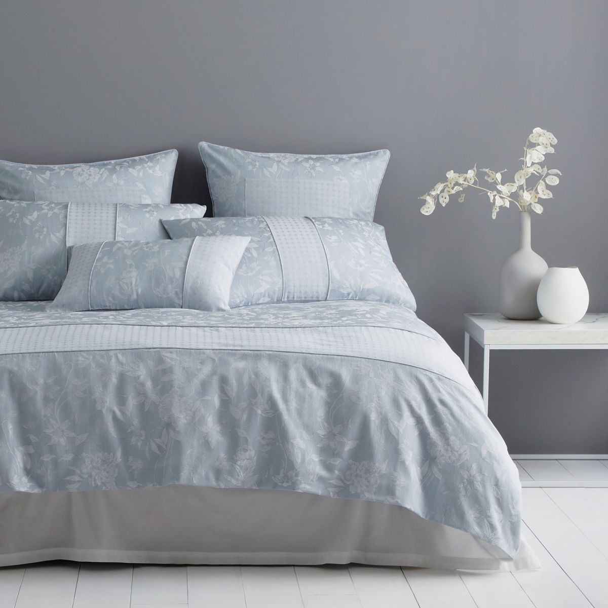 Sheridan Limited Edition Sunday Sailing Quilt Cover Set in Multi Duvet