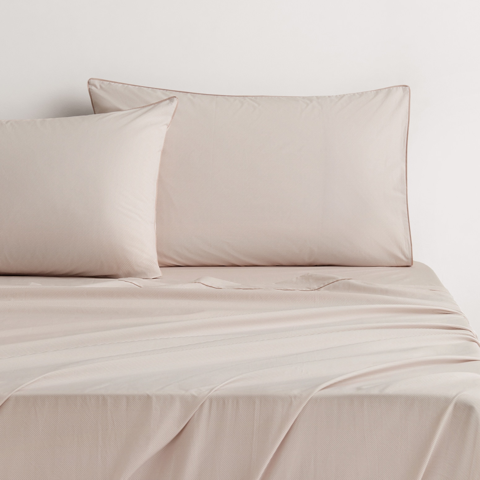 Sheridan Classic Contrast Chino Sheet Set - Picture 3 of 3